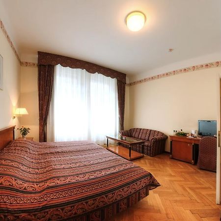 Carlton Opera Hotel Виена Екстериор снимка