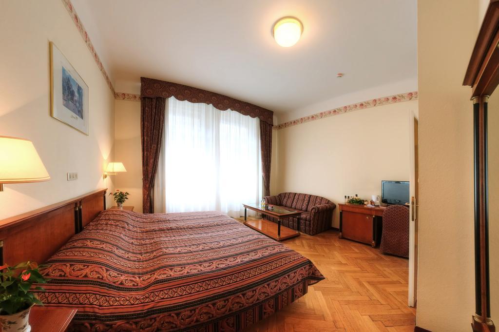 Carlton Opera Hotel Виена Екстериор снимка