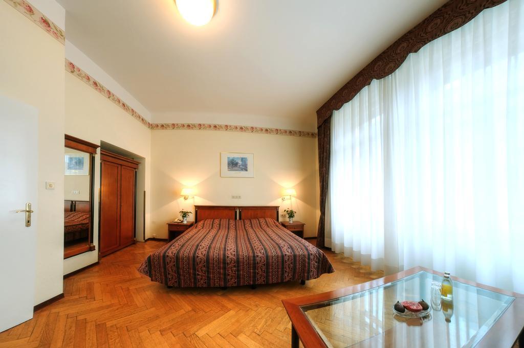 Carlton Opera Hotel Виена Екстериор снимка