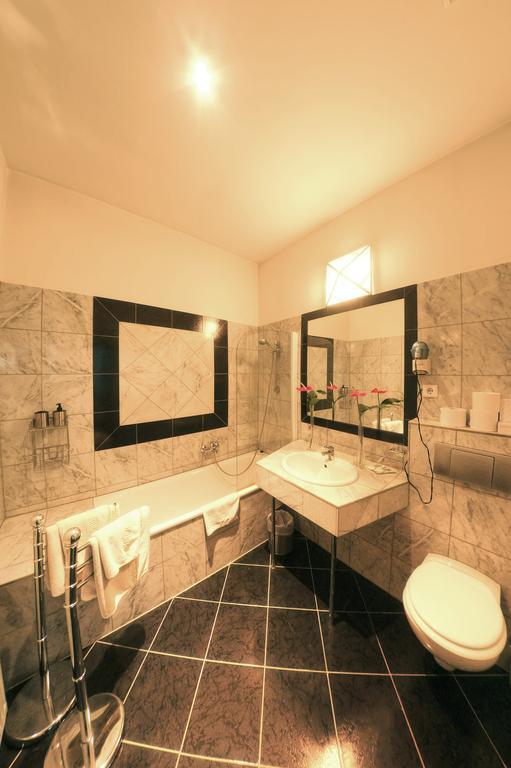 Carlton Opera Hotel Виена Екстериор снимка