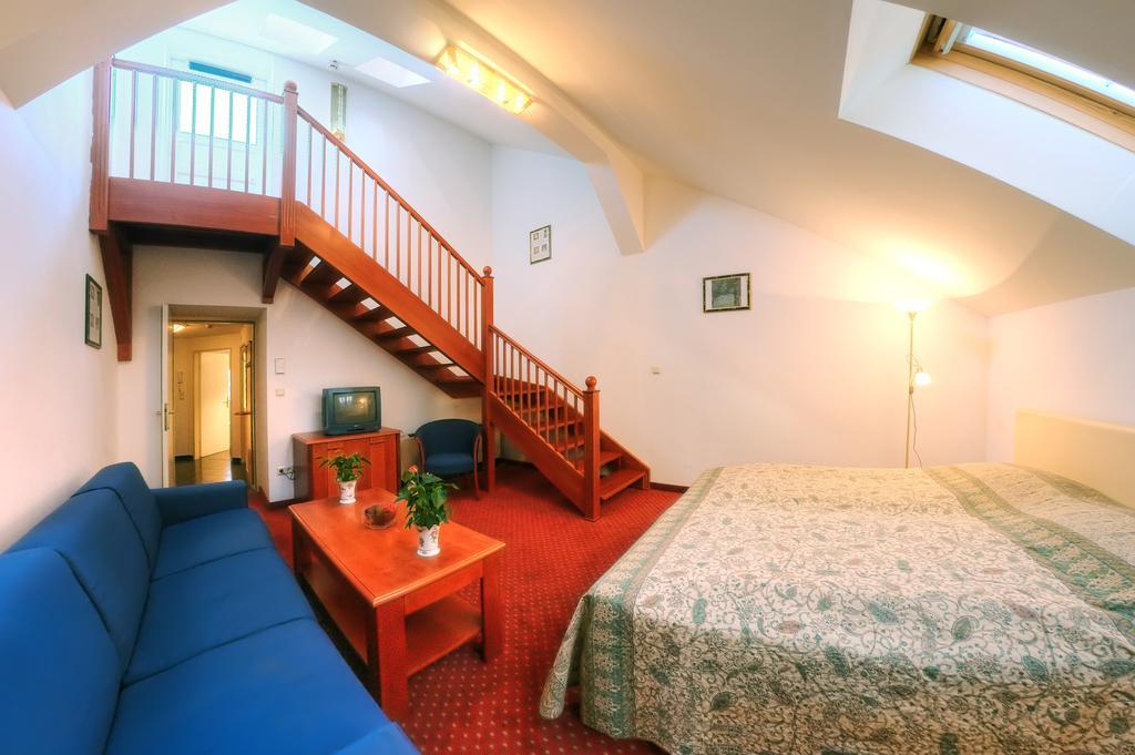 Carlton Opera Hotel Виена Екстериор снимка