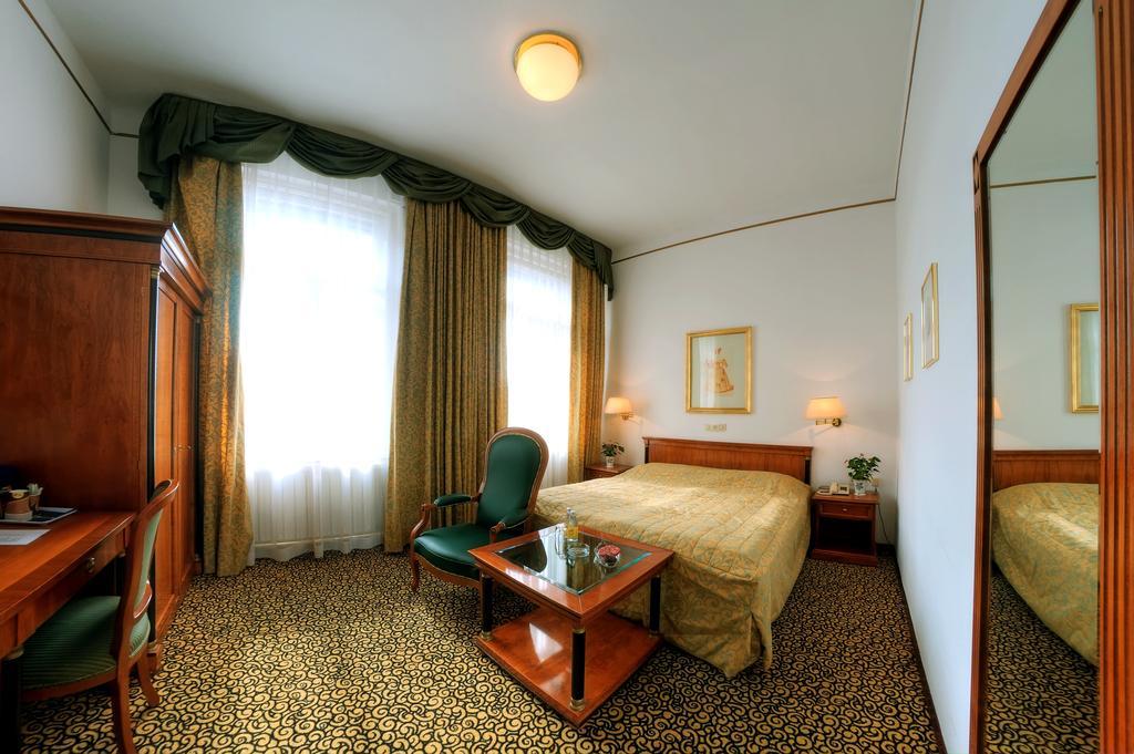 Carlton Opera Hotel Виена Екстериор снимка