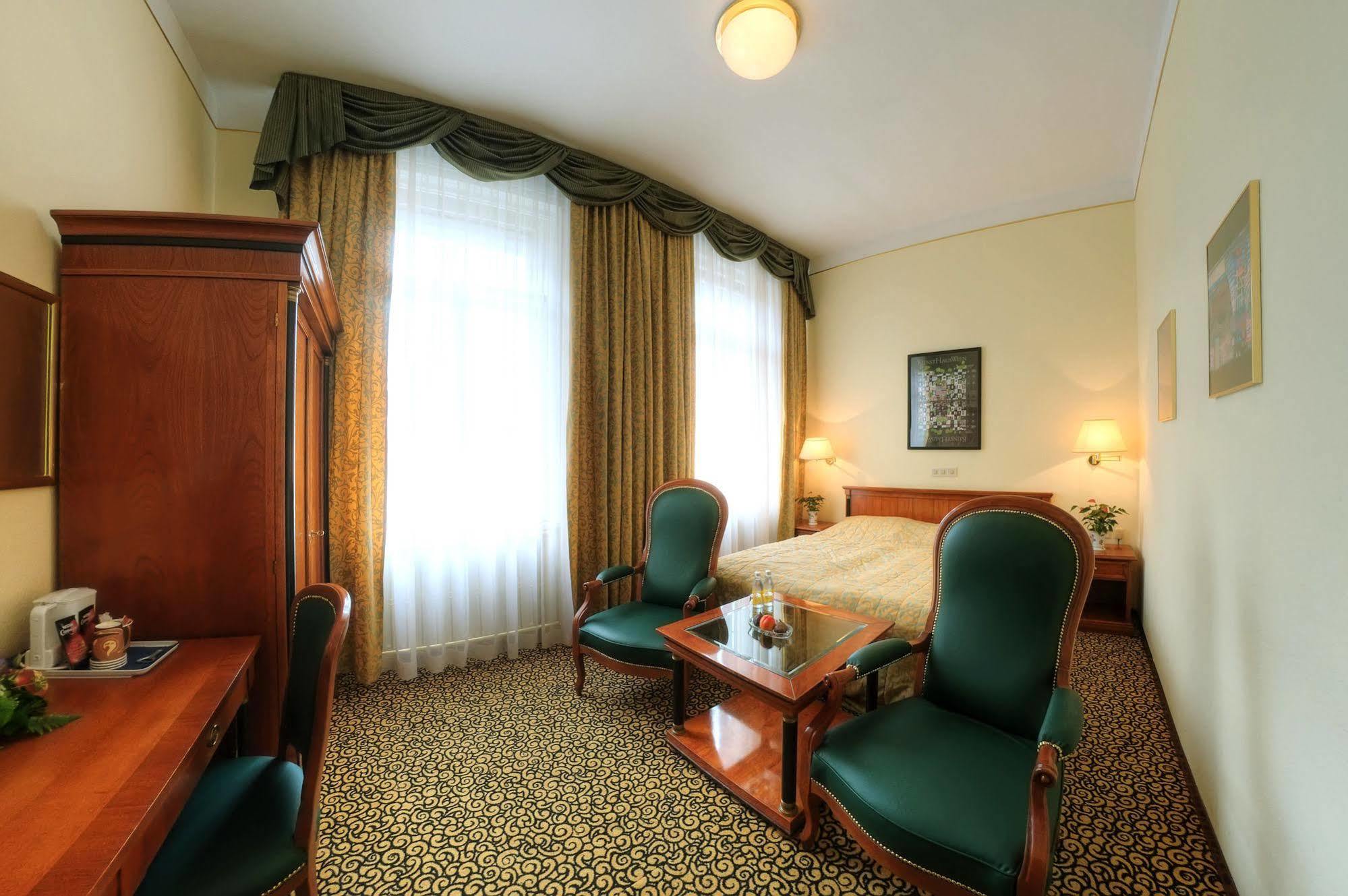 Carlton Opera Hotel Виена Екстериор снимка