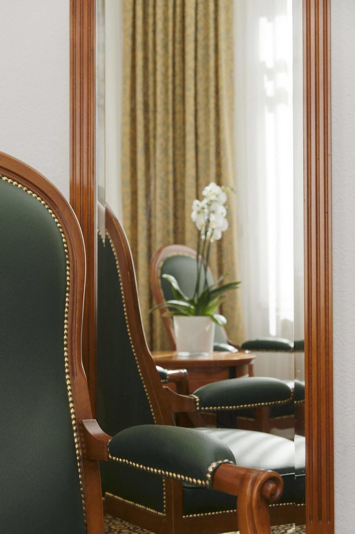 Carlton Opera Hotel Виена Екстериор снимка